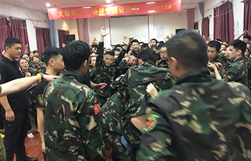 險阻再高，高不過我們的斗志！