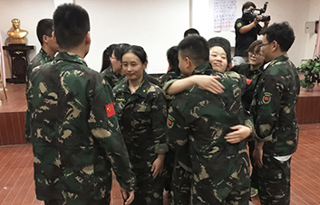 人生不易，要學會贊美他人！
